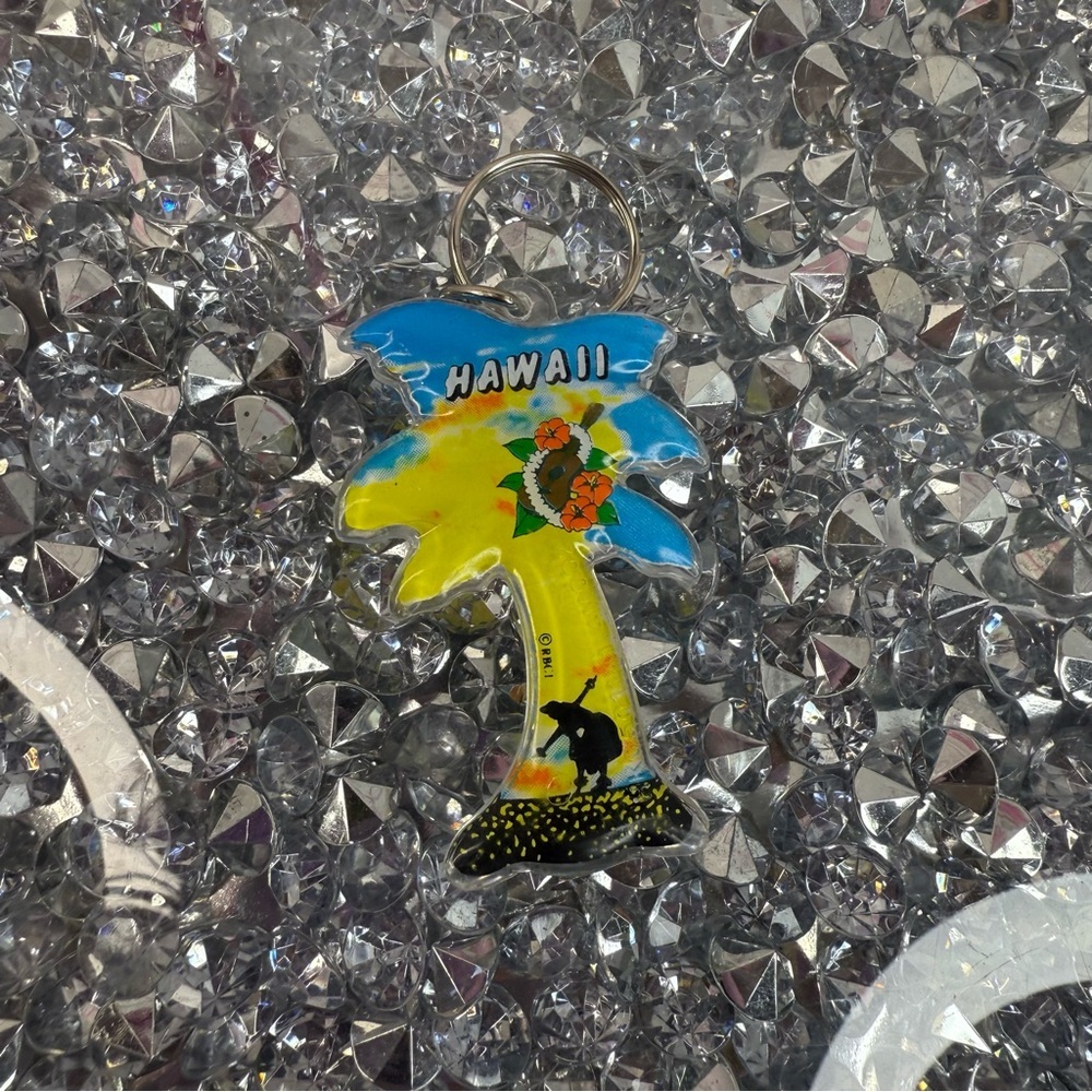 Hawaii Palm Tree Souvenir Keychain - Blue, Yellow & Black